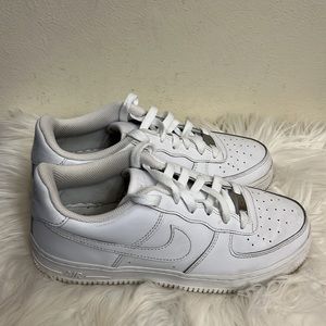Nike Boys Air Force 1 White Casual Shoes Size 7Y Sneakers